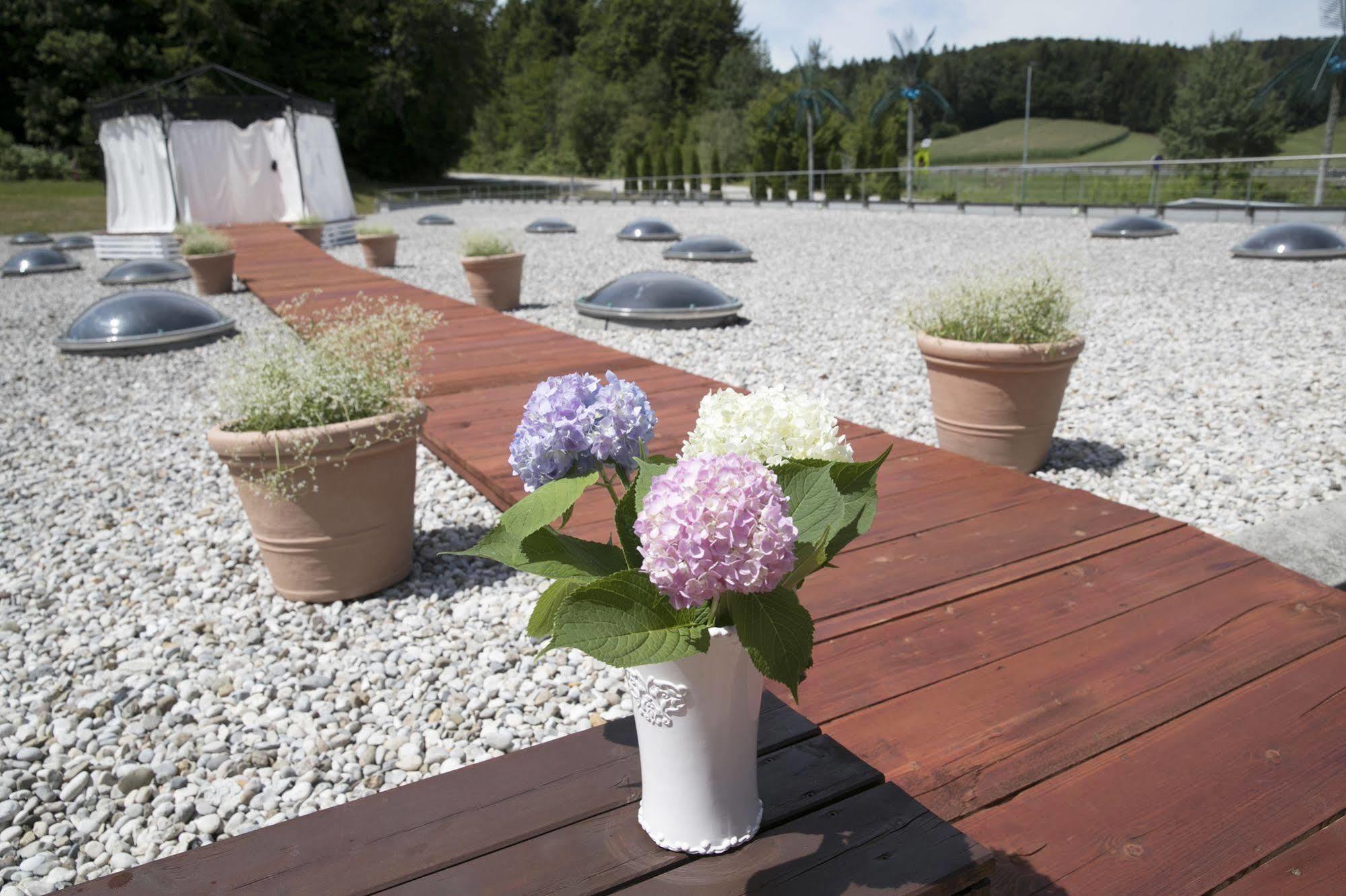 Hotel Grosuplje Eksteriør bilde